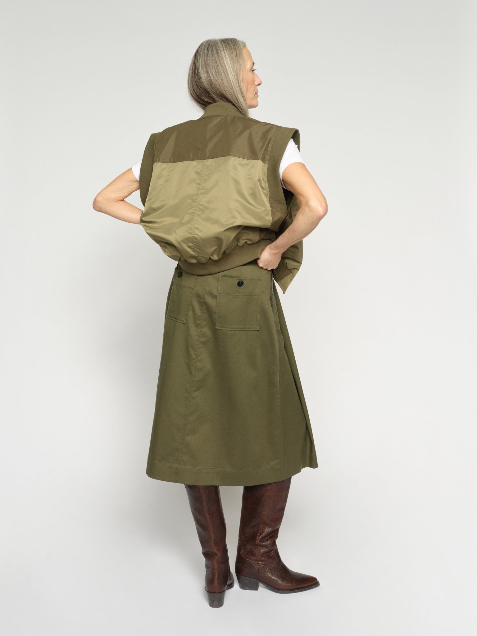Modelshot / Olive Night / Detail